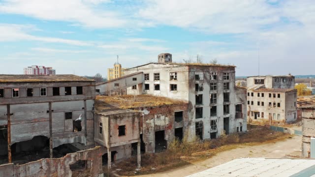 Luftaufnahme-verlassener-Gebäude,-zerstört-nach-Militäraktionen.