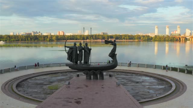 Monument-to-the-founders-of-Kyiv.-Kyi,-Schek,-Horev-and-their-sister-Lybid.