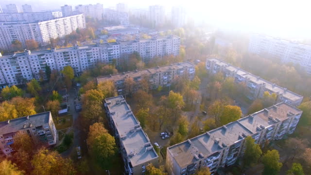 Vista-aérea-de-otoño-a-la-zona-residencial-en-Járkov,-Ucrania