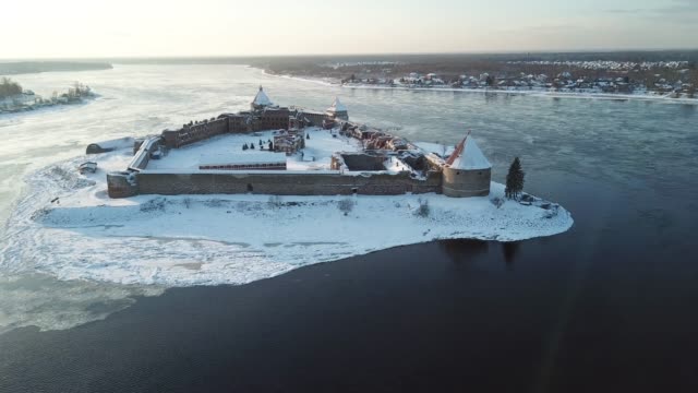 Fortaleza-de-Oreshek-en-el-lago-Ladoga