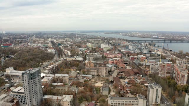 Städtischen-Luftbild-Stadtbild-mit-Gebäuden.-Flug-über-Innenstadt.