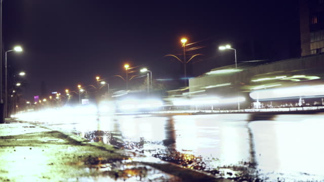 an-endless-stream-of-cars-in-the-wet.-road-traffic