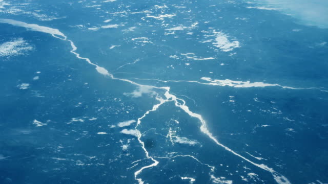 Tierra-vista-desde-el-espacio.-Estuario-del-río.-Imágenes-de-dominio-público-de-la-Nasa