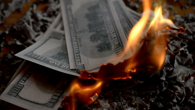 Brennende-Dollar-Banknoten
