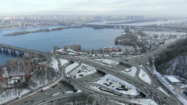 Kiew---Hauptstadt-der-Ukraine-im-Winter.-Dnepr-River