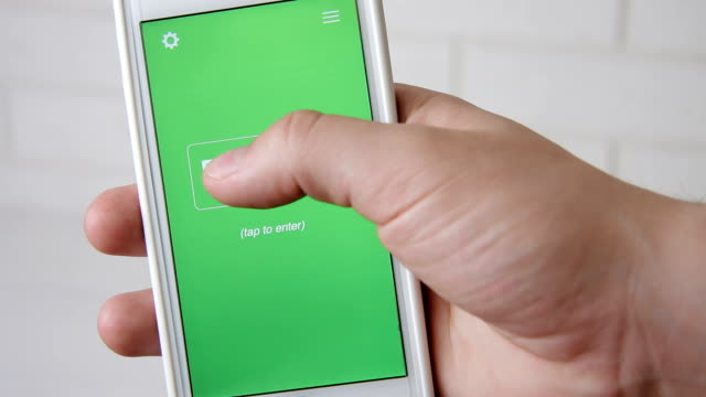 Telemarketing-Konzept-Anwendung-auf-dem-Smartphone.-Der-Mensch-nutzt-mobile-app.
