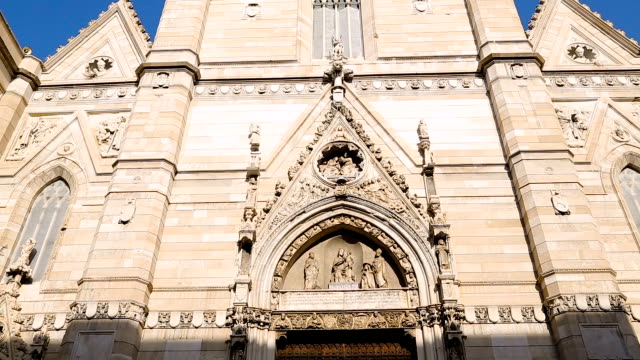 Exterior-de-la-catedral-católica-de-la-asunción-de-María,-arquitectura