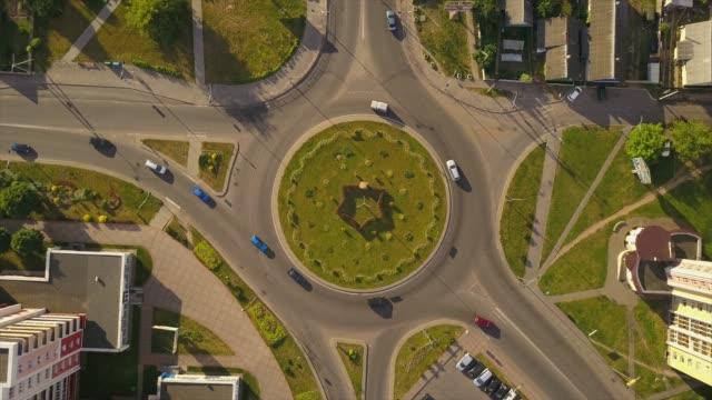 Rusia-noche-tiempo-baranovichi-paisaje-urbano-Calle-círculo-aéreo-Bielorrusia-panorama-4k