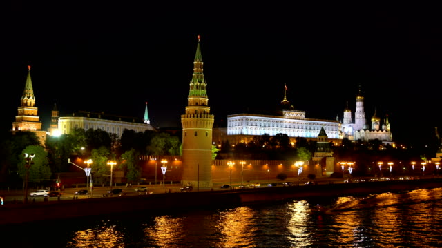 Moskau-Nacht-Ansicht-der-Kreml.