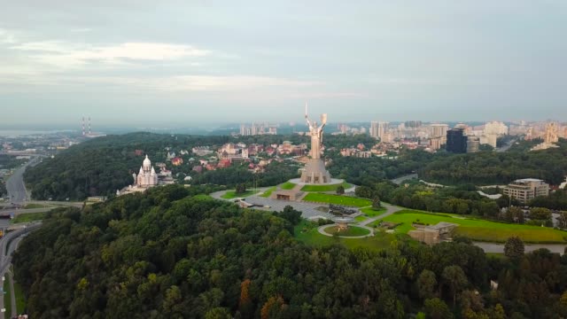 Aerial-view-of-the--Motherland-Monument-also-known-as-Rodina-Mat',-devoted-to-the-Wold-War-II.-Kiev,-Ukraine