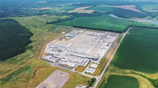 Luftaufnahmen-eines-großen-Industriekomplexes.