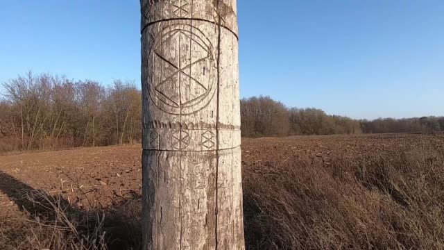 Wooden-idol-Slavic-god-Perun