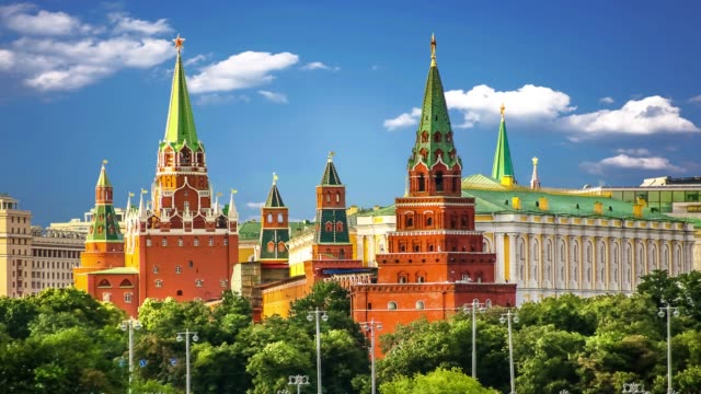 Torres-rojas-del-Kremlin-de-Moscú.-Rusia.