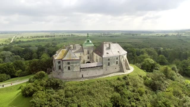 Vista-aérea-del-castillo-de-Olesko-en-región-de-Lviv,-Ucrania.