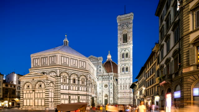 Basilica-di-Santa-Maria-del-Fiore-and-Baptistery-San-Giovanni-in-Florence-day-to-night-timelapse
