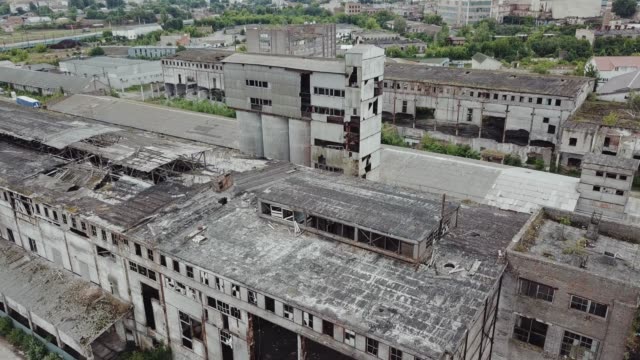 Luftaufnahme-der-größten-verlassenen-Fabrik.