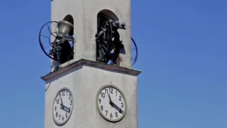 Glockenturm-mit-Glocken