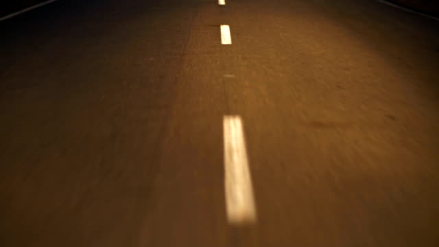 Road-marking-at-night