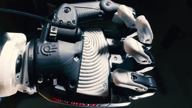 Robotic-hand-moves-fingers.-Artificial-intelligence-concept.