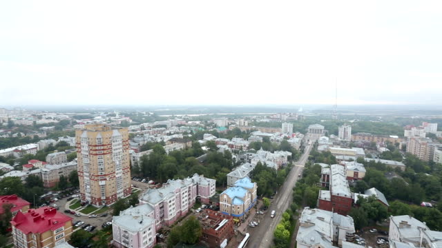 Blick-von-einem-Wolkenkratzer-auf-die-Stadt-Kirow