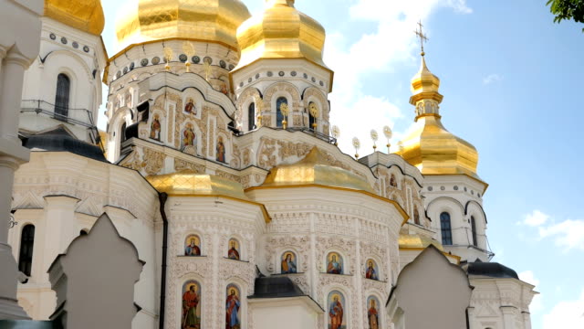 Goldene-Kuppeln-von-Kathedralen-und-Kirchen.