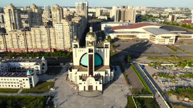 Greek-Catholic-Cathedral-in-Kiev,-aerial-view