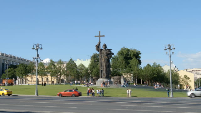 Monument-of-Vladimir-the-Great---Moscow,-Russia