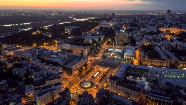 Early-morning-view-of-Maydan-Nezalezhnosti,-the-central-square-of-Kiev,-Ukraine.-Aerial-drone-shot