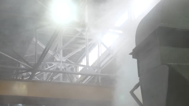 Steam-on-sugar-refinery-plant