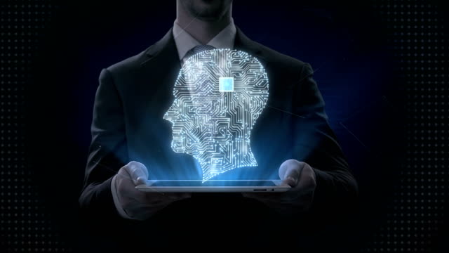 Geschäftsmann-anhebende-Tablet,-CPU-Chip-Platine-verbunden-menschlichen-Kopfform,-4K-movie.grow-künstliche-Intelligenz.-1.