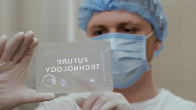 El-médico-utiliza-la-tableta-con-el-texto-Tecnología-Del-futuro