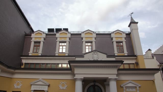 Old-Mansion-Exterior