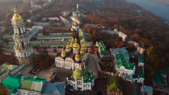Kiev-Pechersk-Lavra,-iglesia-ortodoxa,-monasterio