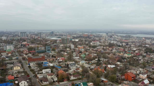 Stadtbild-und-Skyline-Luftbild.-4-k-Aufnahmen-von-Drohne.