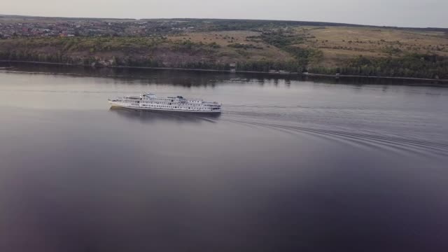 River-cruises-ship