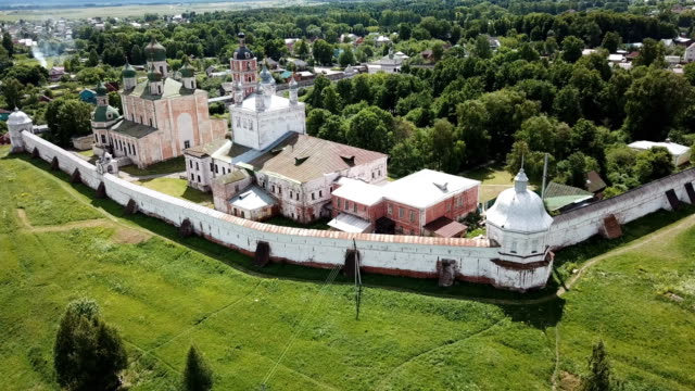 Luftaufnahme-des-Historischen-Museums-Pereslavl-Zalessky