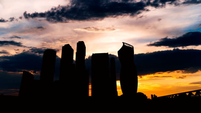 Timelapse-Silhouette-der-Hochhäuser-International-Business-Center-City-auf-Sonnenuntergang-in-Moskau-Russland