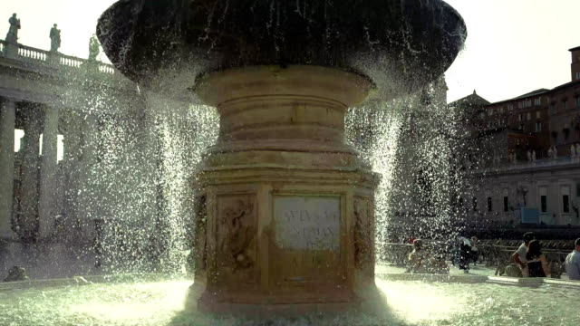 Fountain,-Saint-Peter-square.