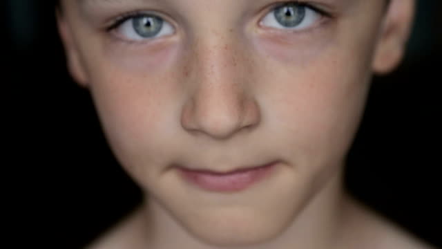 Child-portrait,-boy-looks-at-the-camera