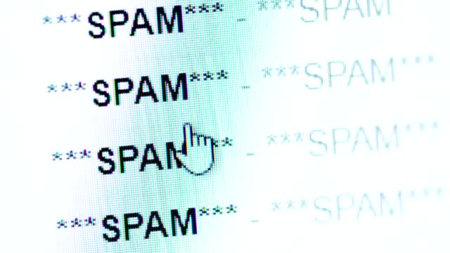 Desplazamiento-en-un-buzón-de-correo-lleno-de-mensajes-de-spam