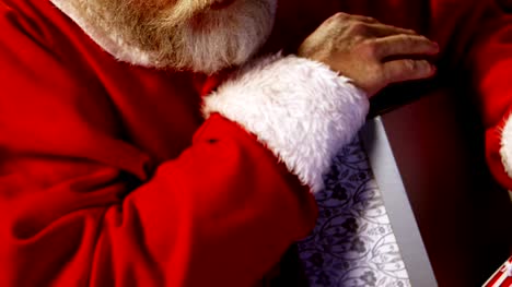 Santa-Claus-Sack-Geschenkboxen-entfernen