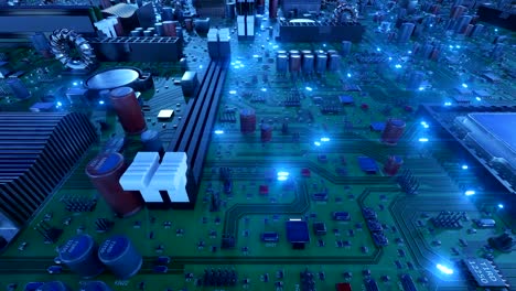 Volando-sobre-la-placa-de-circuito-con-señales-azules-y-CPUs.-Bucle-de-animación-en-3d-de-la-Motherboard-con-los-procesadores-y-las-llamaradas.-Concepto-Digital-y-tecnología.