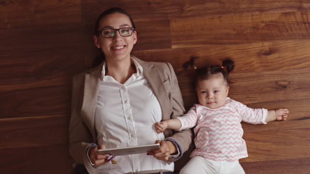 Business-mom-and-her-cute-baby-daughter