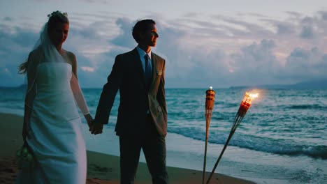 Wedding-Couple-on-the-Beach