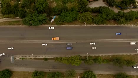 Luftaufnahme-des-Verkehrs-auf-der-Brücke.