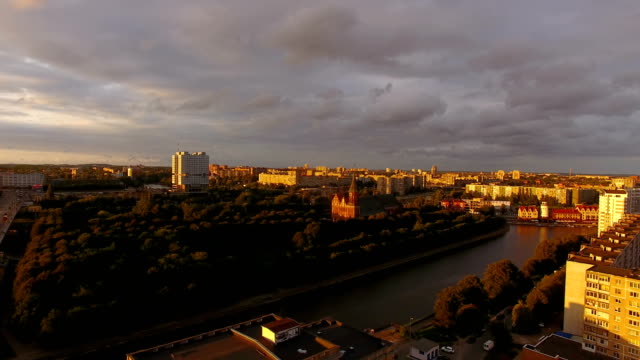 Antena:-Puesta-de-sol-sobre-la-Catedral-de-Kaliningrado
