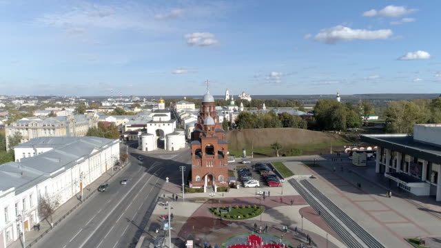 Draufsicht-auf-das-goldene-Tor-der-Stadt-Wladimir.