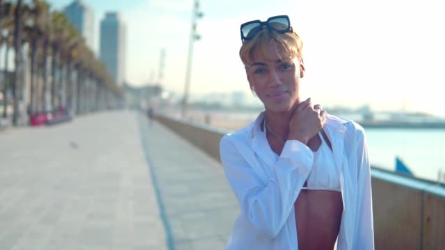 Beautiful-sexy-transgender-woman-posing-at-the-beach