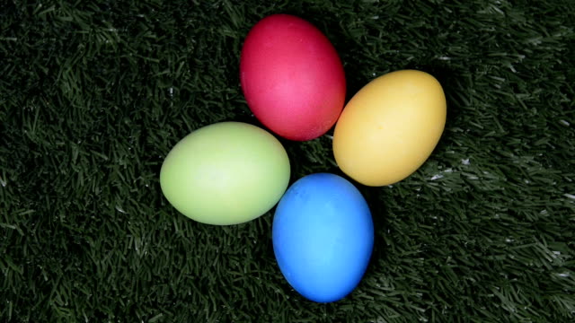 easter-eggs-in-grass