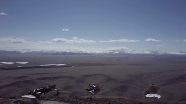 Altai-Gebirge.-Highland-Landschaft.-Russland.-Sibirien.-Flug-am-Quadrocopter.-Ansicht-von-oben
